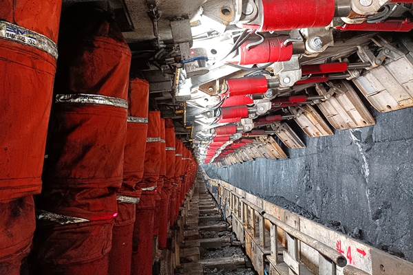 1736499902204261.jpg 4——全國(guó)首創(chuàng)復(fù)雜地質(zhì)條件多元災(zāi)害協(xié)同治理及利用項(xiàng)目_副本.jpg