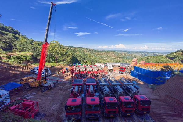 1736499970250578.jpg 7——全球首例雙水平井立體分段壓裂防治沖擊地壓項(xiàng)目竣工。_副本.jpg